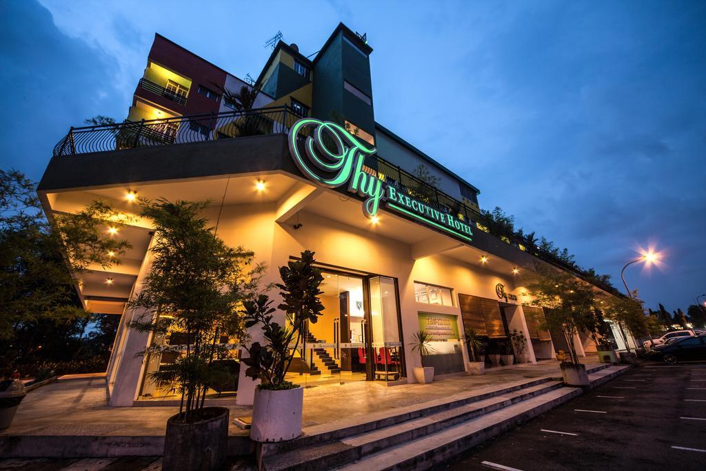 Thy Executive Hotel Johor Bahru Zewnętrze zdjęcie